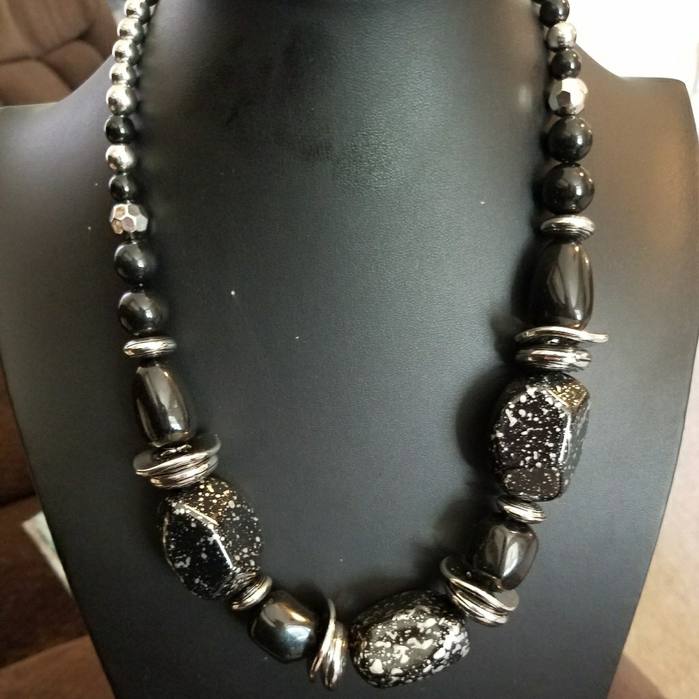 Black and white chunky necklace